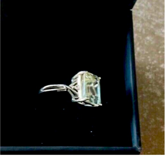 Ring - Picture 2 of 6